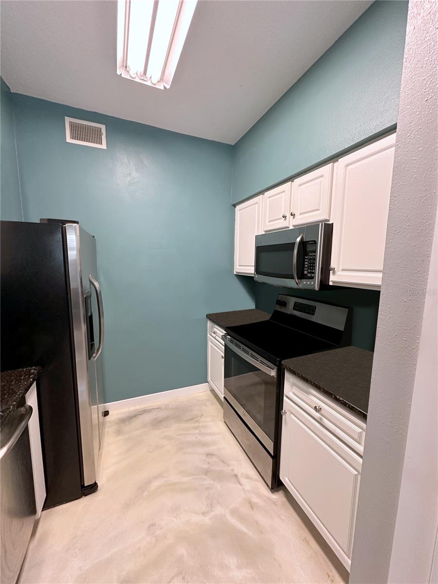 Image 8 of 24 For 1810 Palm Avenue 1113