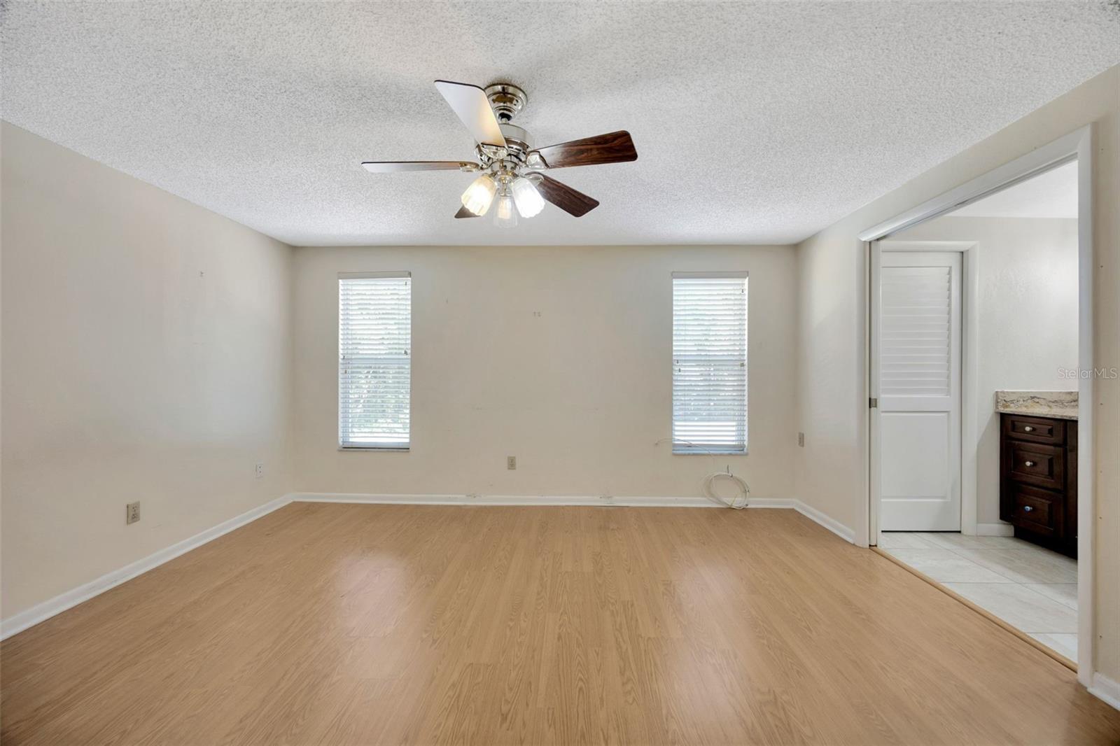 Image 14 of 34 For 4012 Woodacre Lane