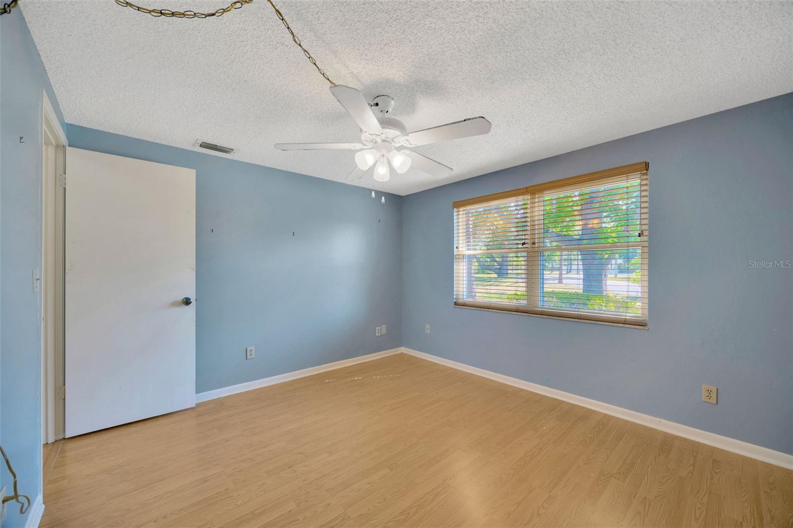 Image 22 of 34 For 4012 Woodacre Lane