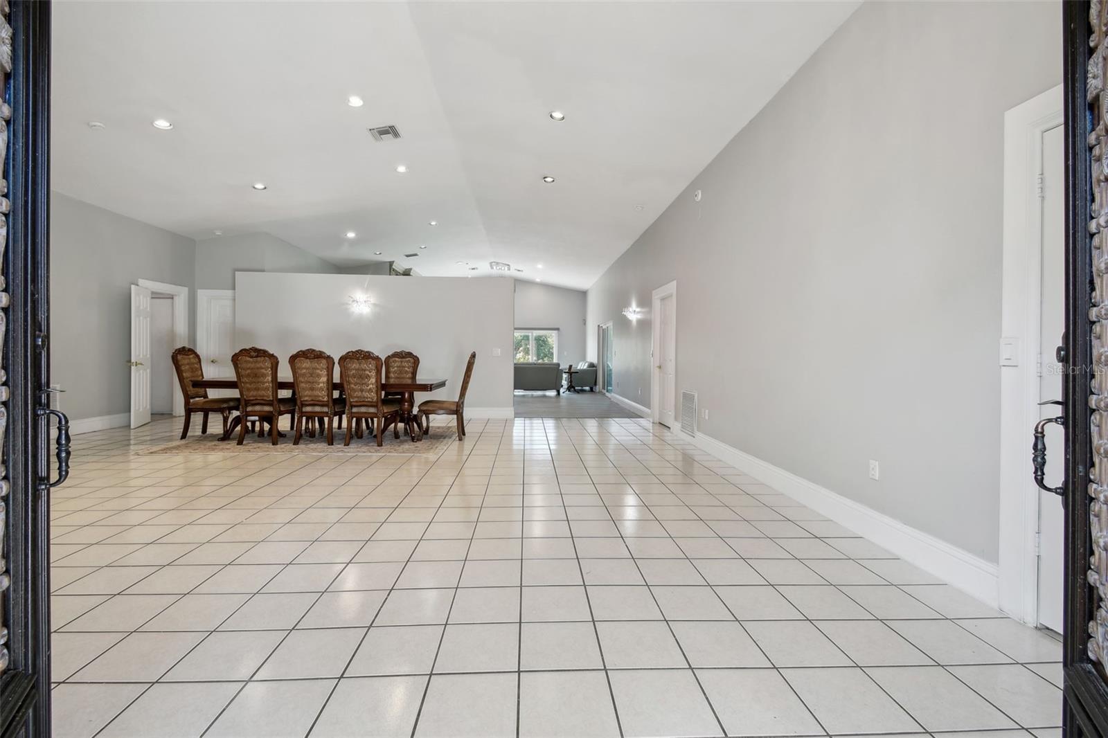 Image 10 of 64 For 3238 Cullendale Drive