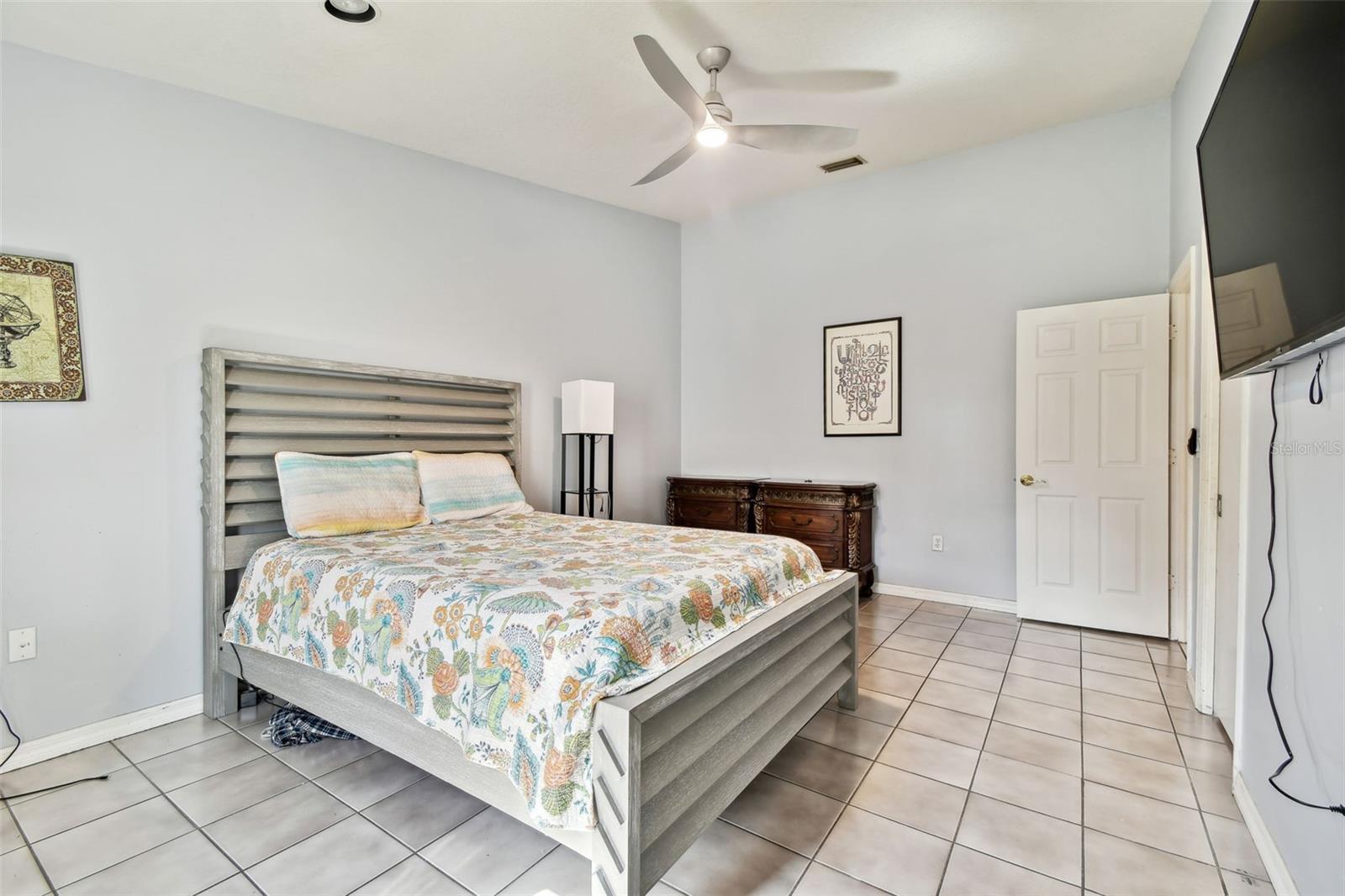 Image 21 of 64 For 3238 Cullendale Drive
