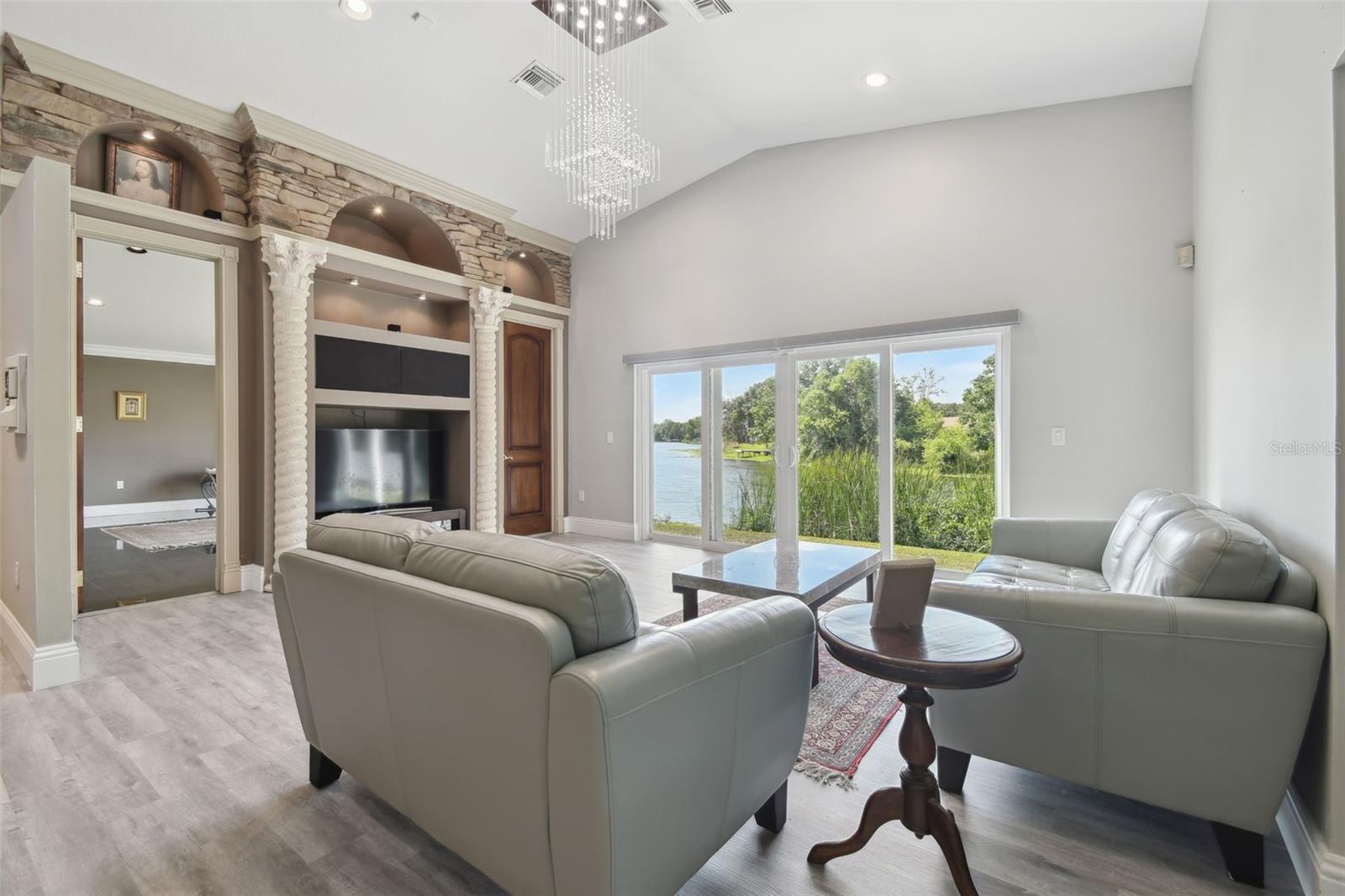 Image 39 of 64 For 3238 Cullendale Drive