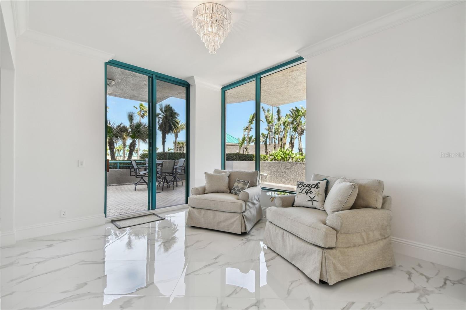 Image 15 of 100 For 1560 Gulf Boulevard 306