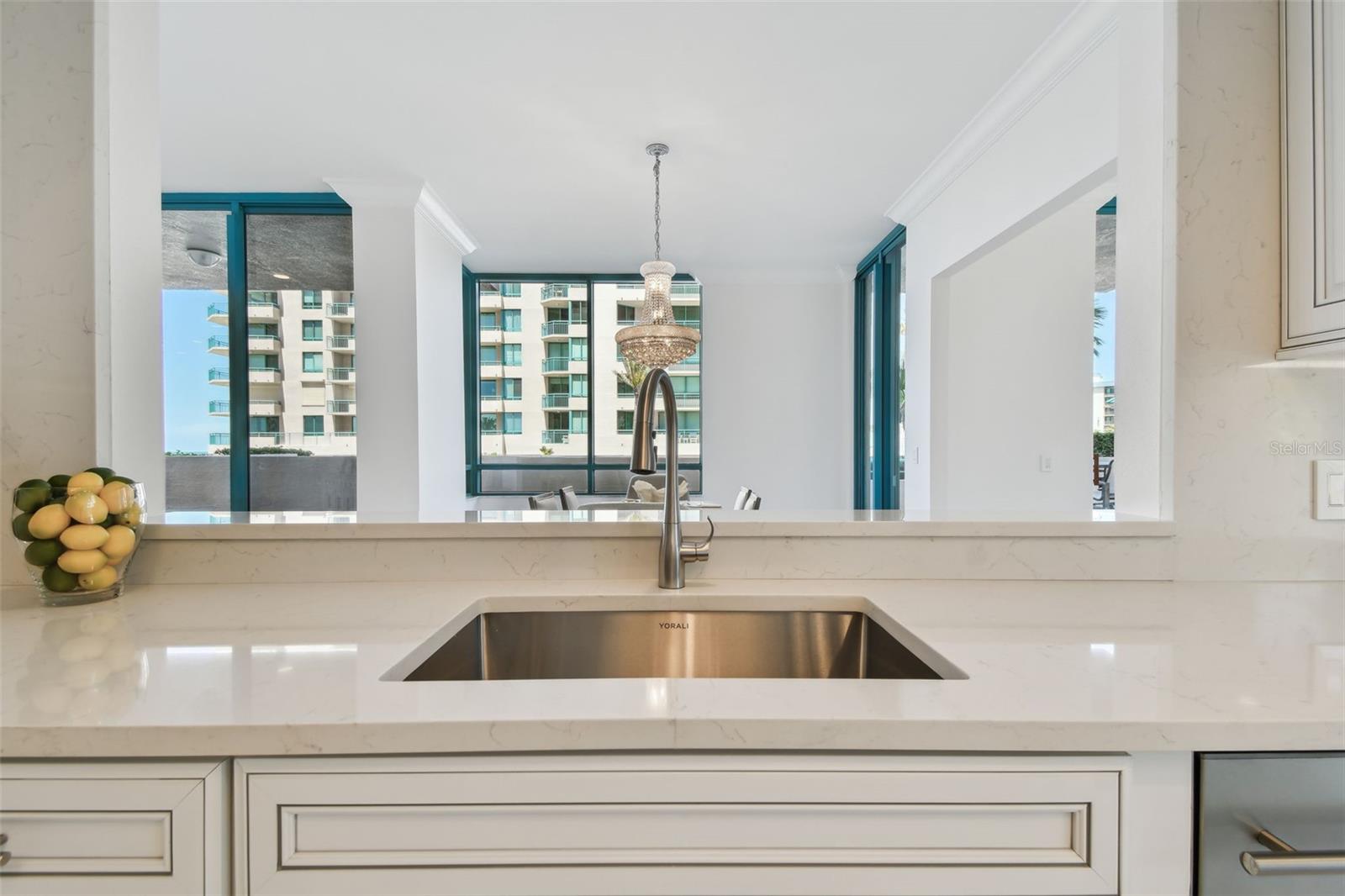 Image 21 of 100 For 1560 Gulf Boulevard 306
