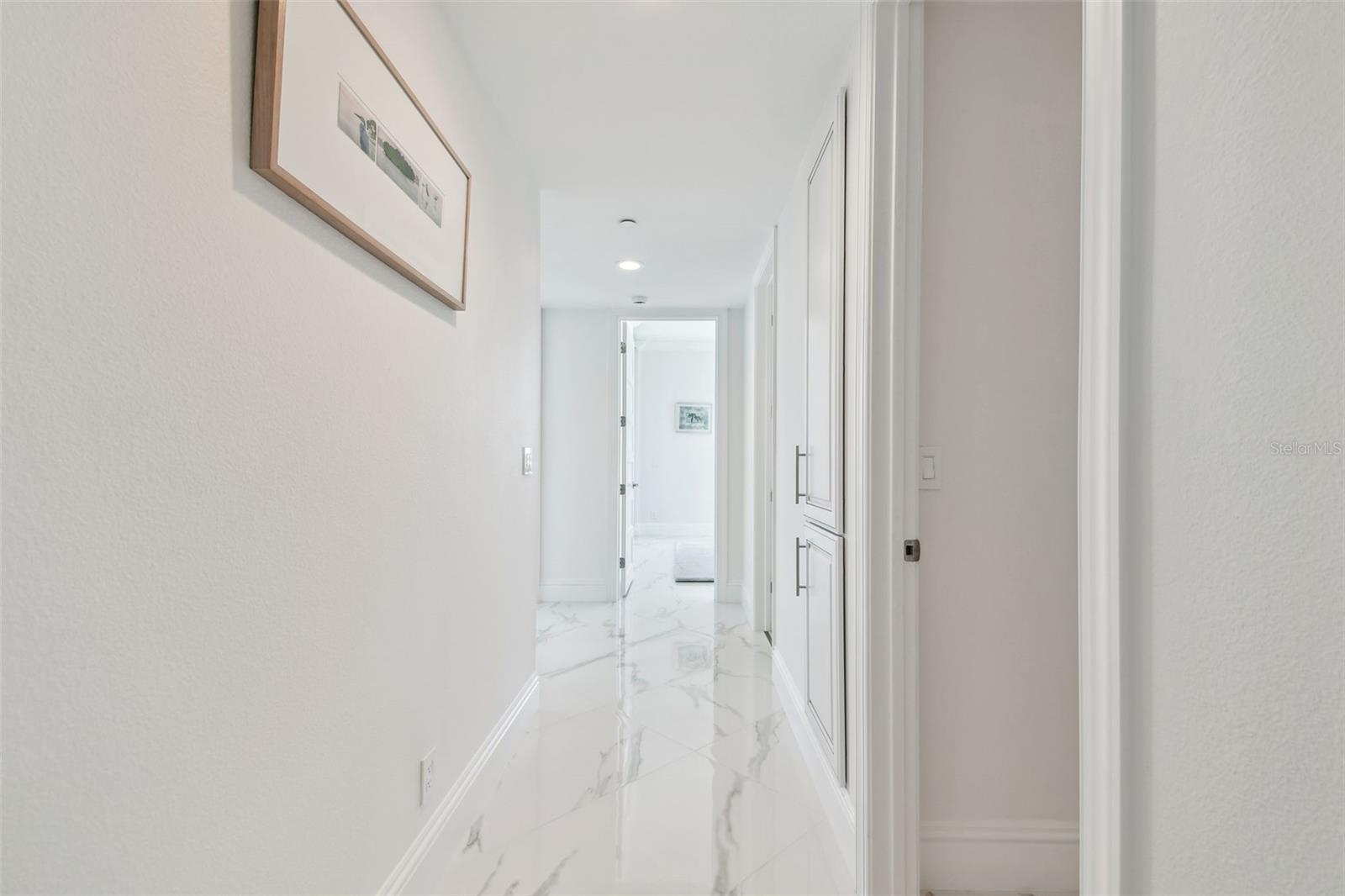 Image 30 of 100 For 1560 Gulf Boulevard 306