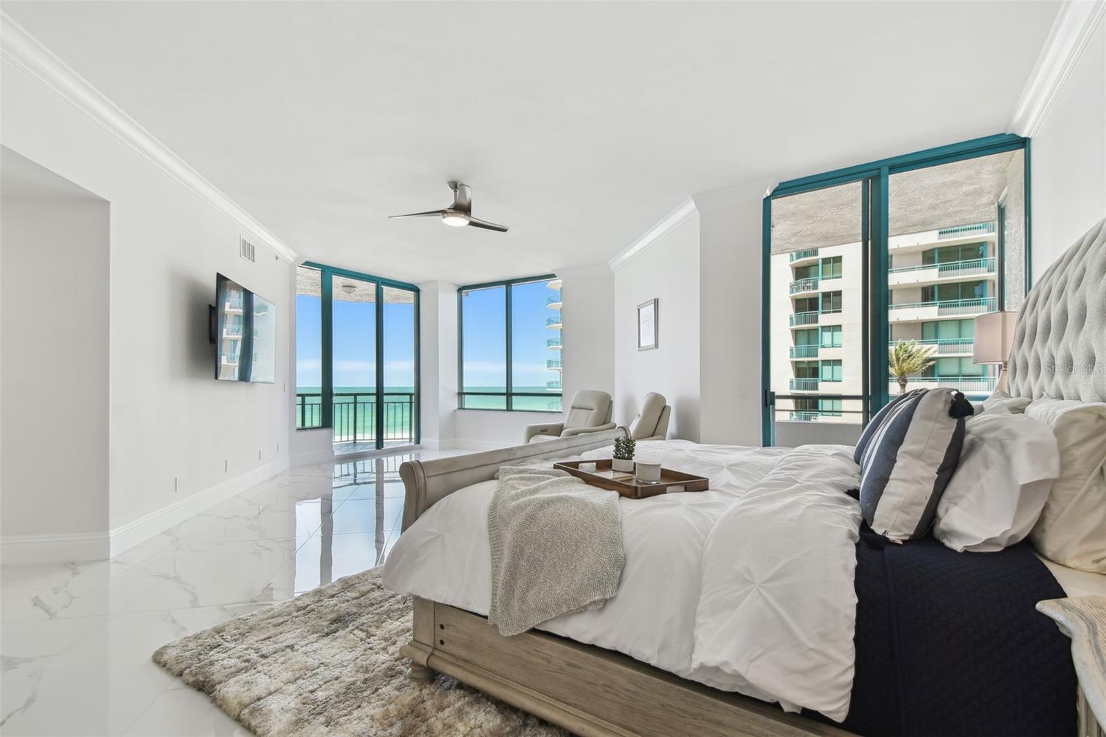 Image 31 of 100 For 1560 Gulf Boulevard 306