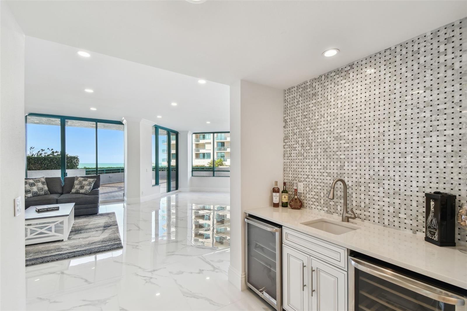Image 4 of 100 For 1560 Gulf Boulevard 306