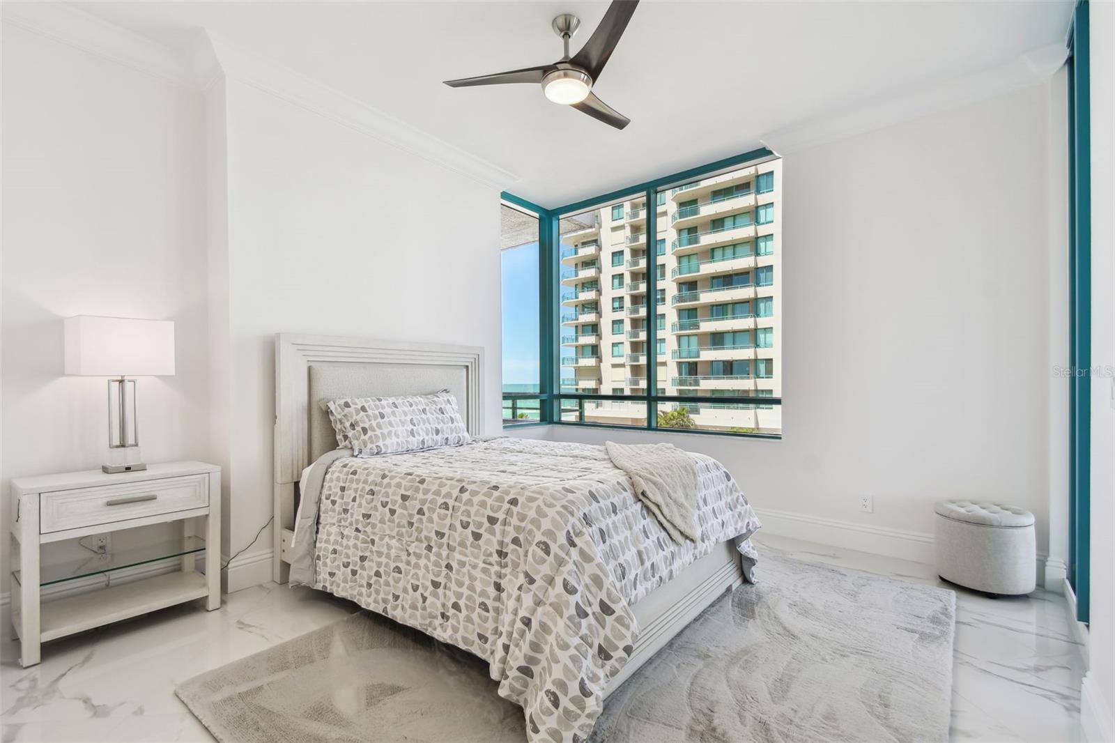 Image 47 of 100 For 1560 Gulf Boulevard 306