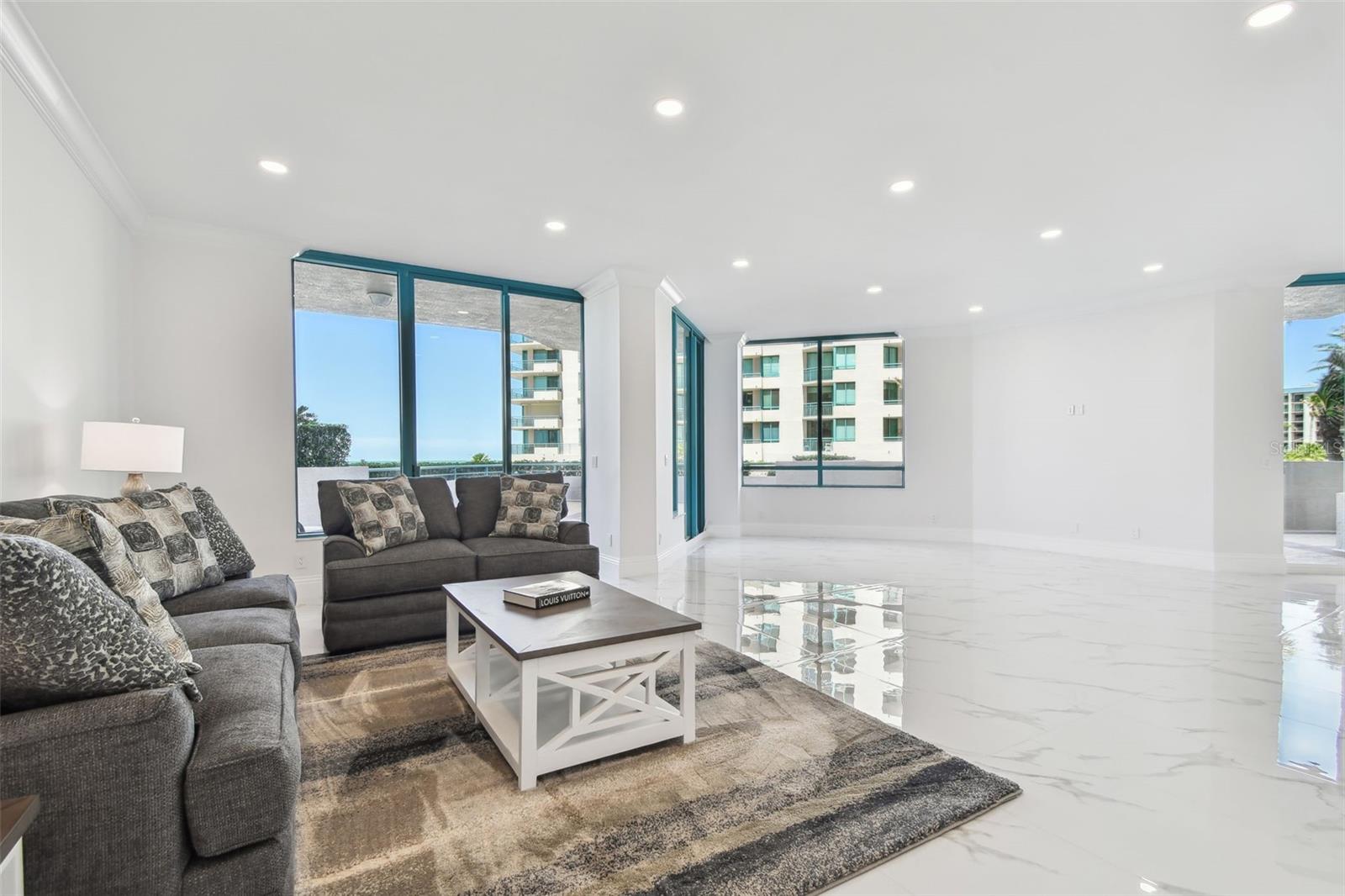Image 6 of 100 For 1560 Gulf Boulevard 306