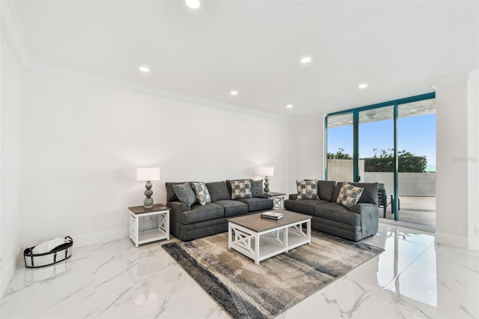 Image 7 of 100 For 1560 Gulf Boulevard 306