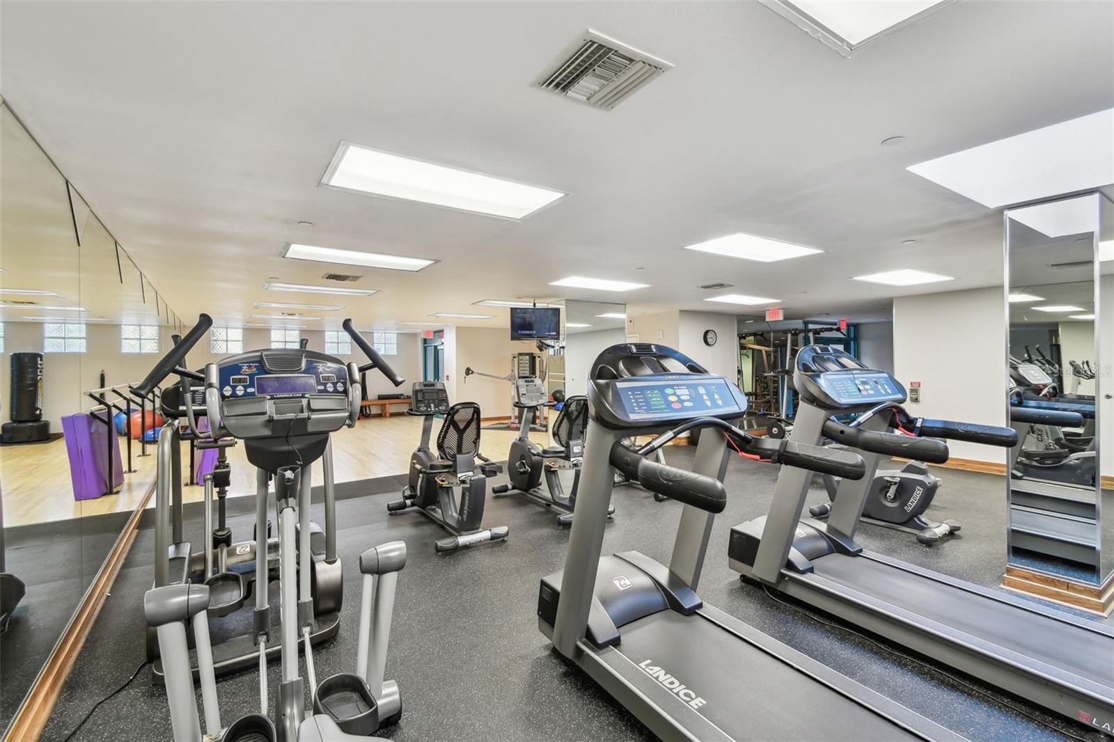 Image 75 of 100 For 1560 Gulf Boulevard 306