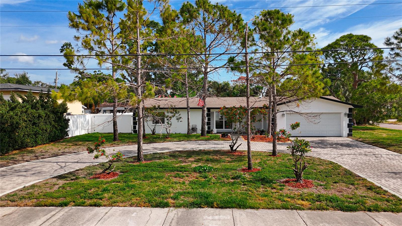 Image 3 of 62 For 2001 Pinellas Point Drive S