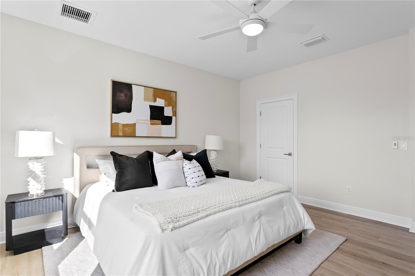 Image 34 of 40 For 208 Frances Avenue 3