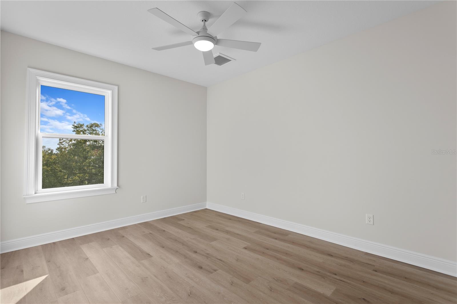 Image 38 of 40 For 208 Frances Avenue 3