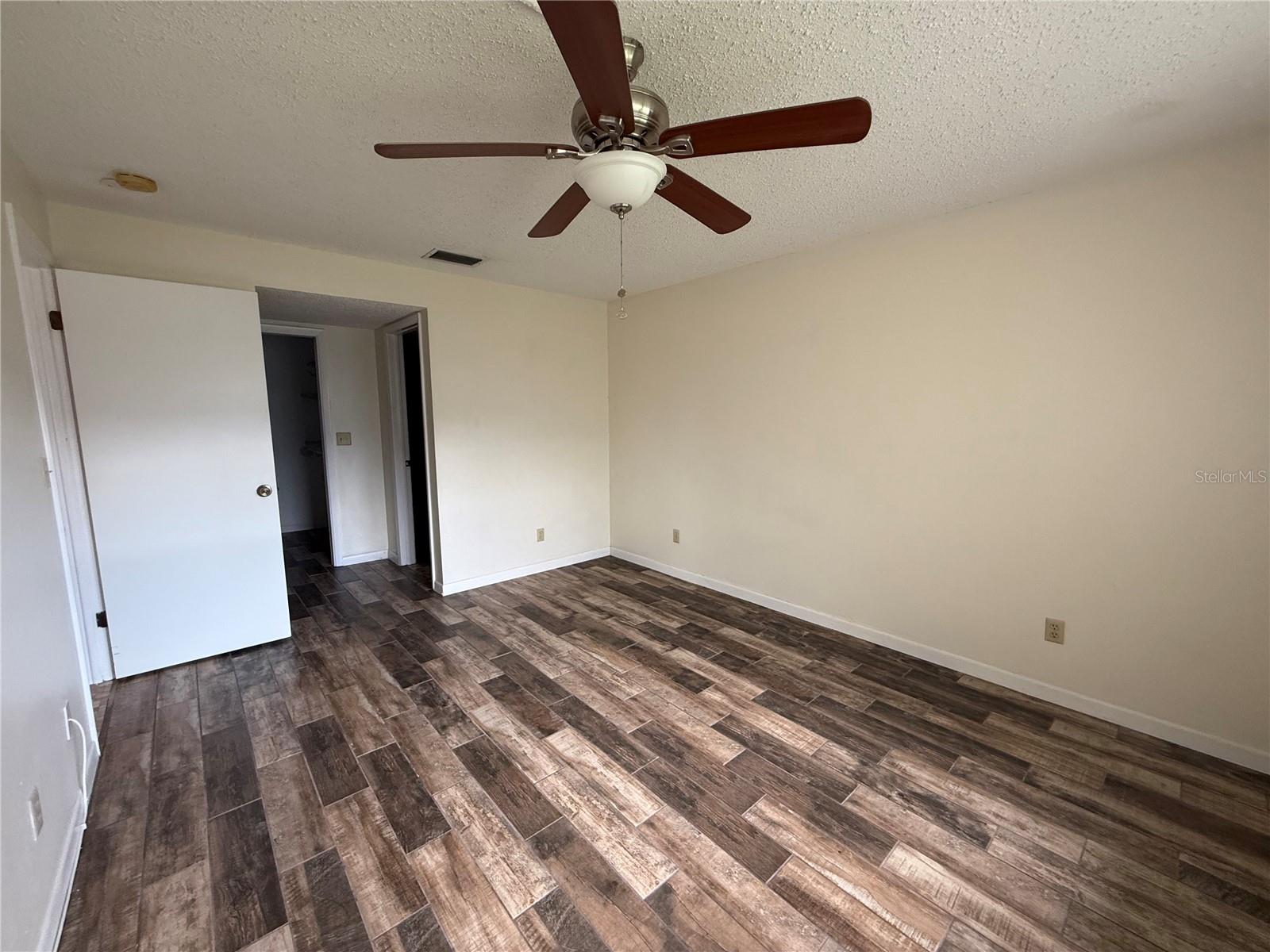 Listing photo id 9 for 3411 Teeside Drive