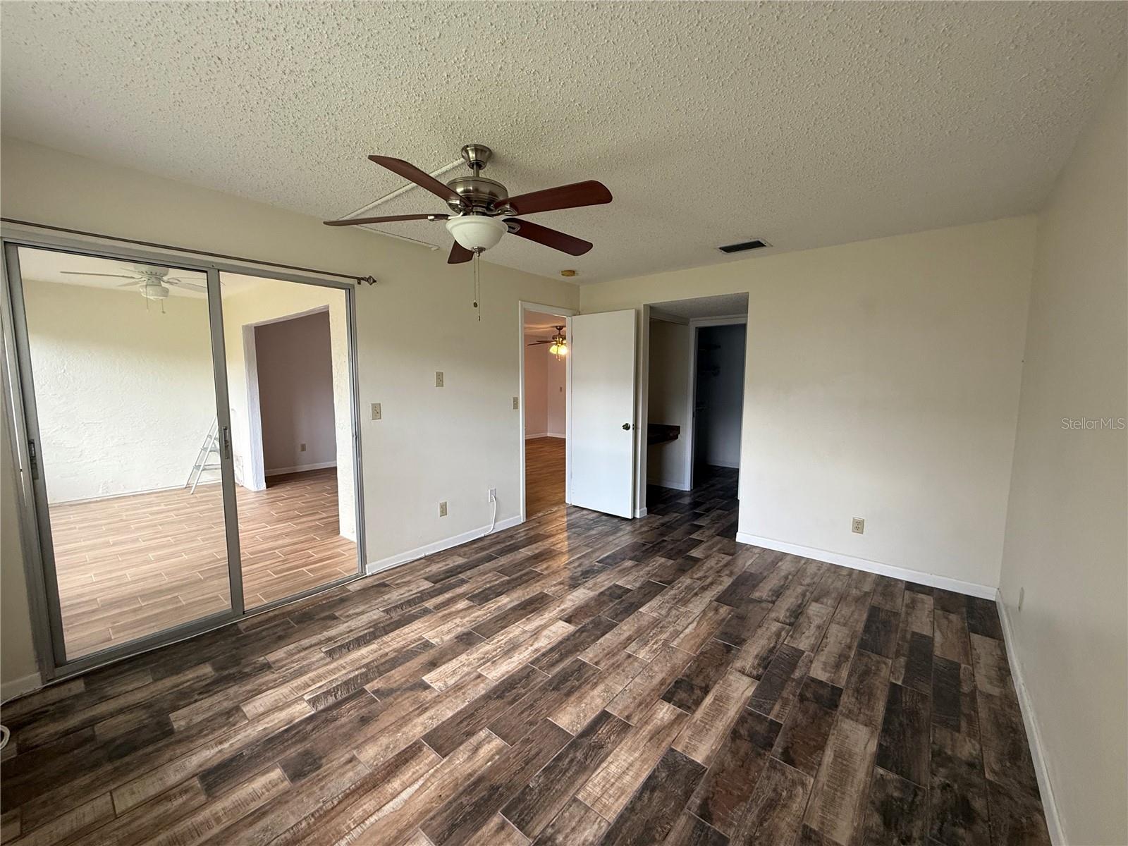 Listing photo id 12 for 3411 Teeside Drive