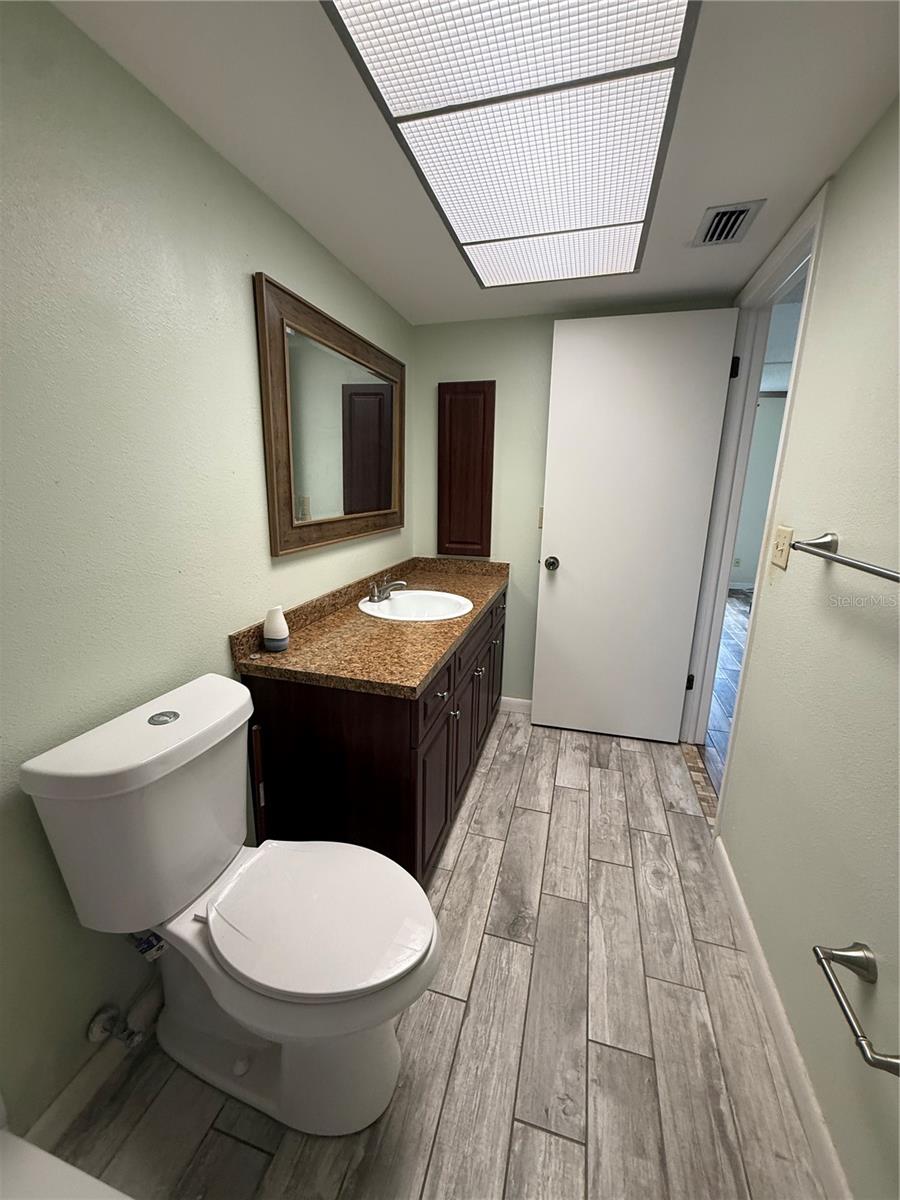 Listing photo id 15 for 3411 Teeside Drive