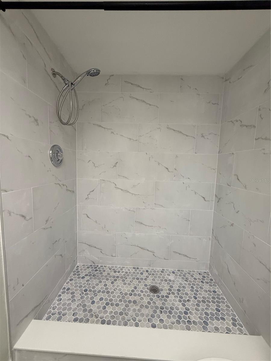 Listing photo id 16 for 3411 Teeside Drive