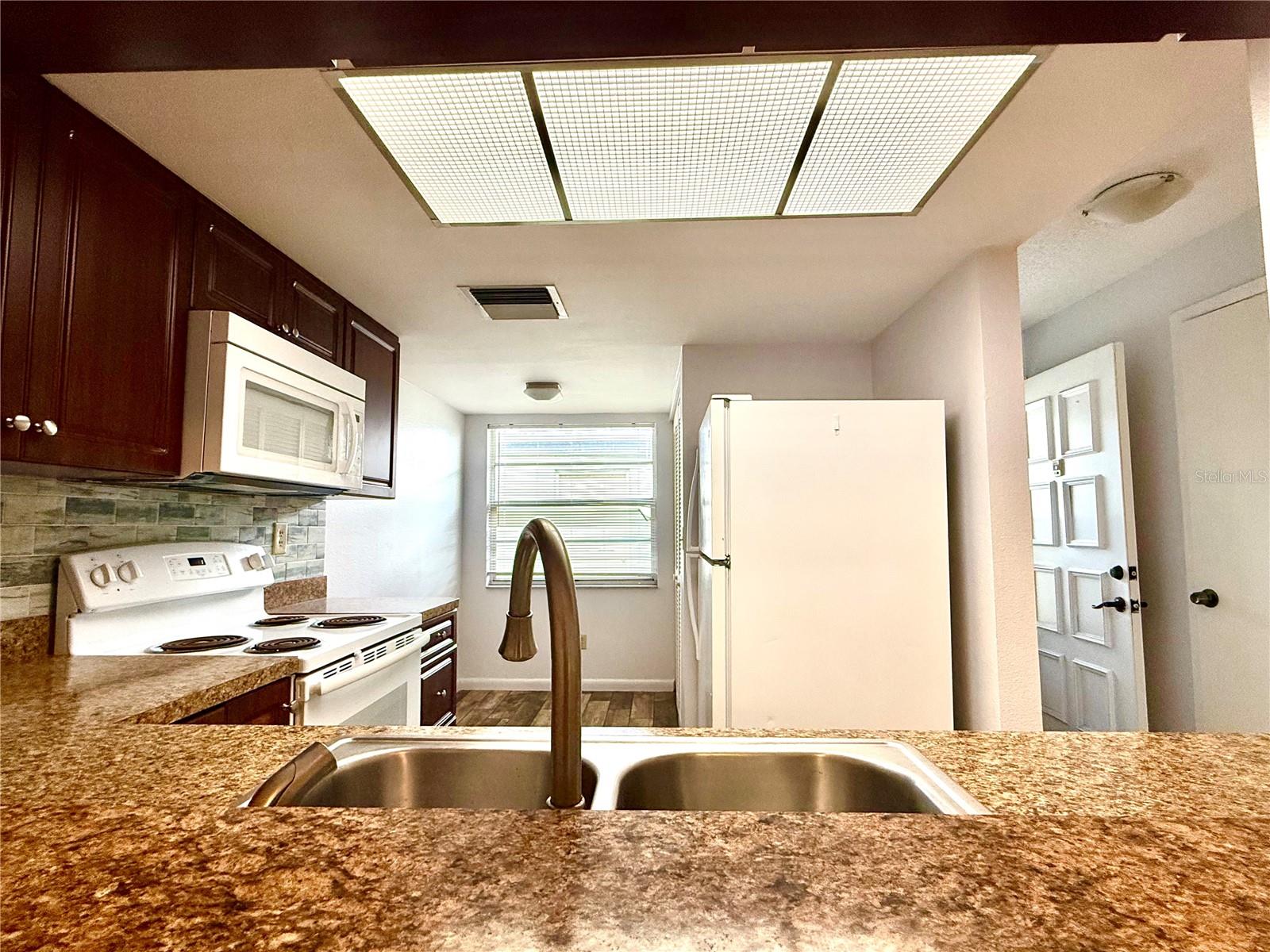 Listing photo id 5 for 3411 Teeside Drive