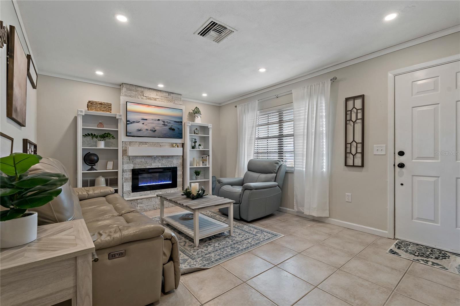 Image 4 of 27 For 5036 Glenhurst Lane