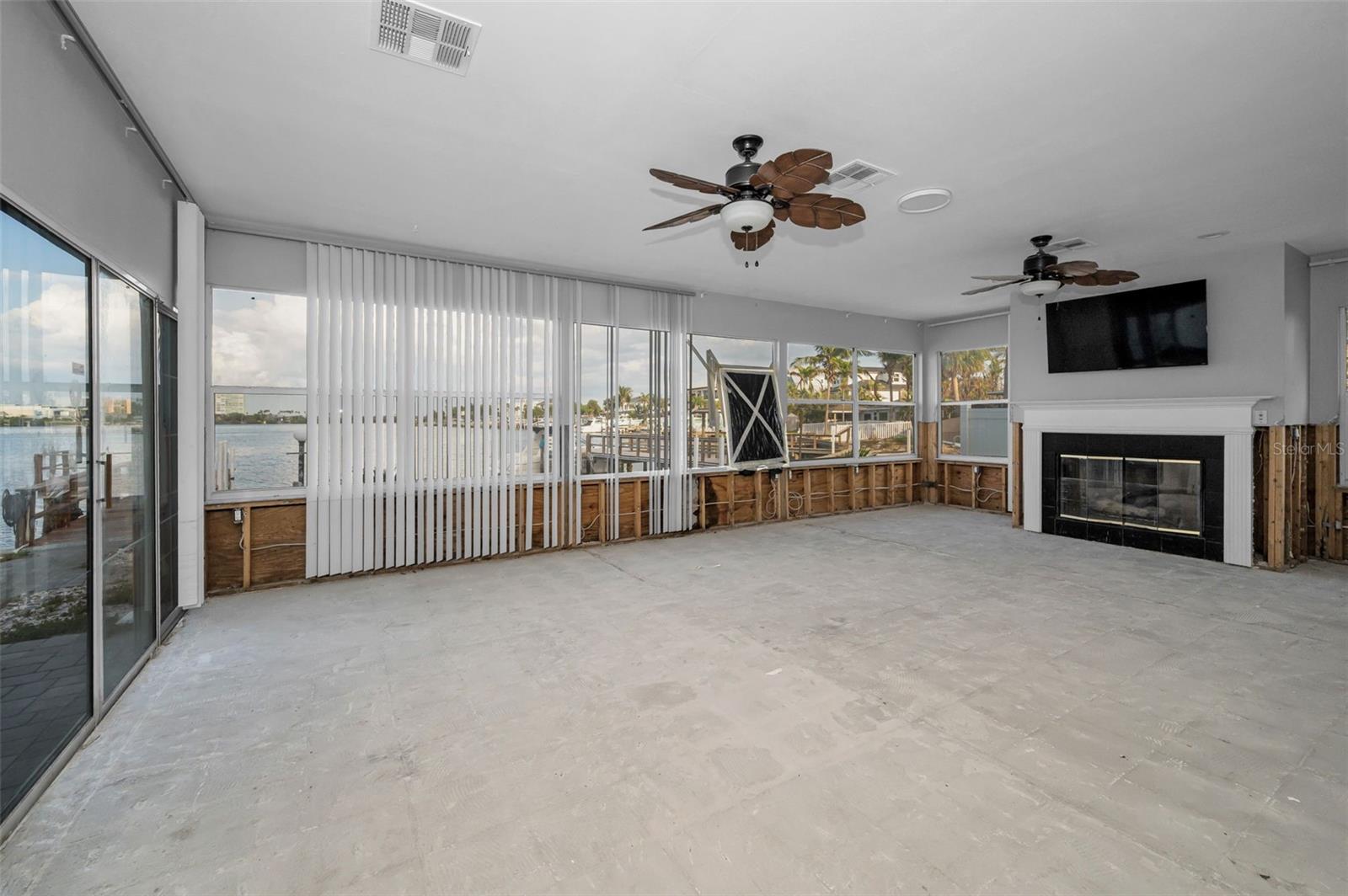 Image 15 of 60 For 94 Devon Drive