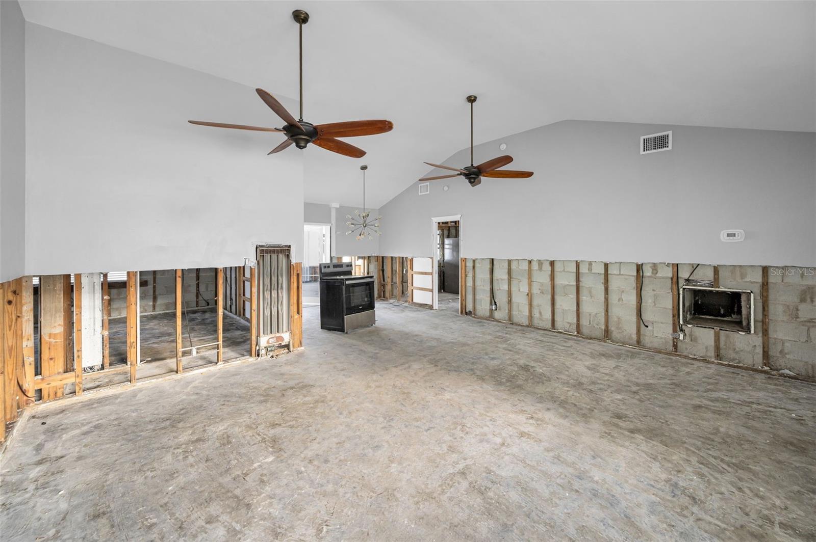 Image 9 of 60 For 94 Devon Drive