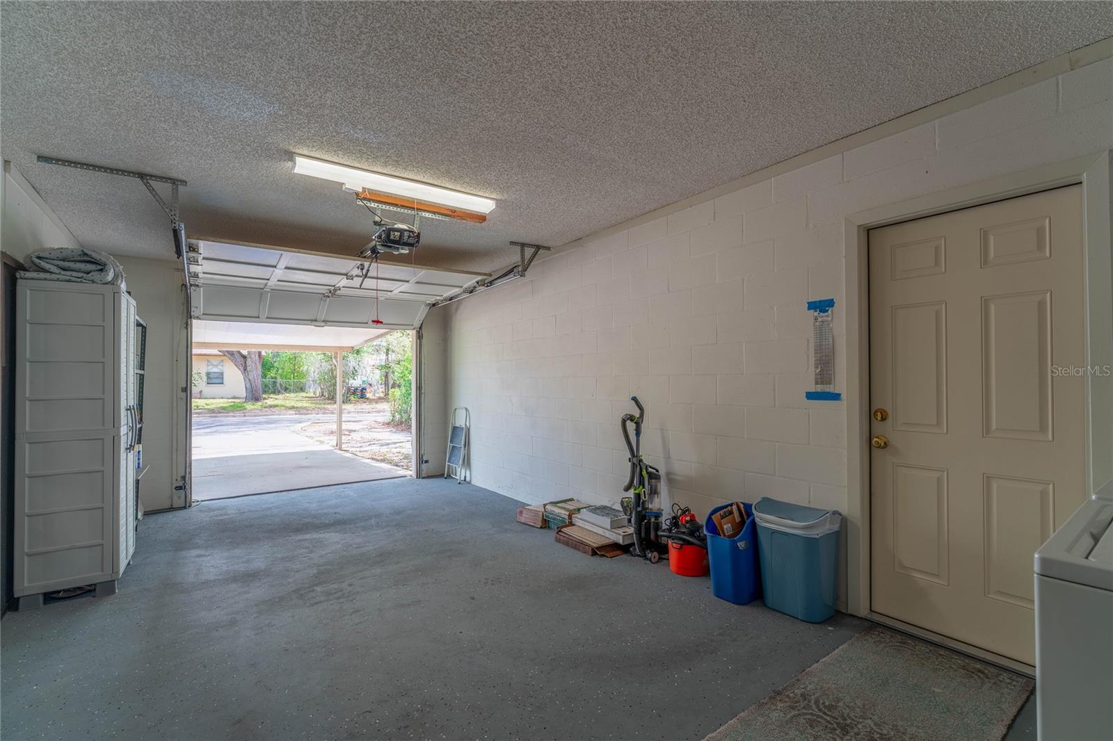 Listing photo id 18 for 9812 Pawnee Avenue
