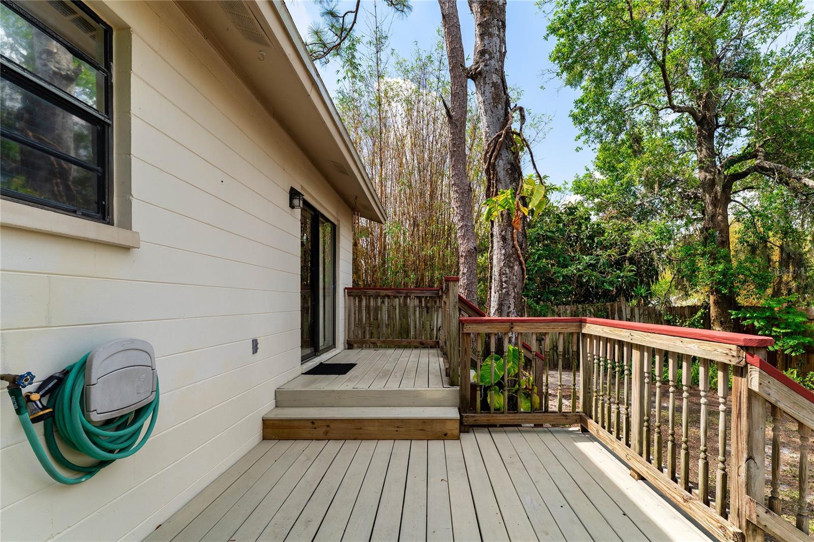 Listing photo id 19 for 9812 Pawnee Avenue