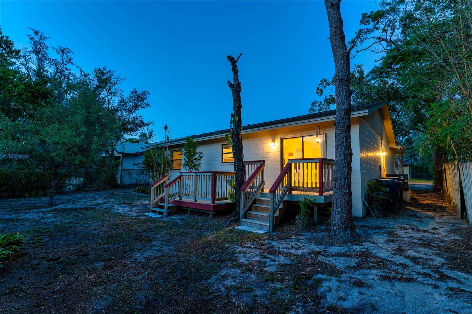 Listing photo id 20 for 9812 Pawnee Avenue
