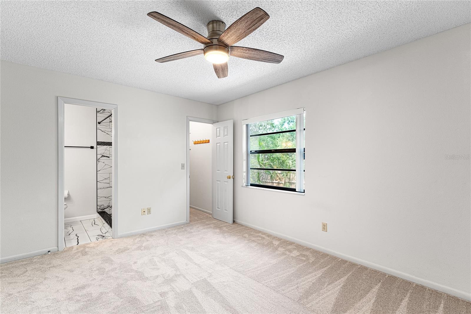 Listing photo id 2 for 9812 Pawnee Avenue