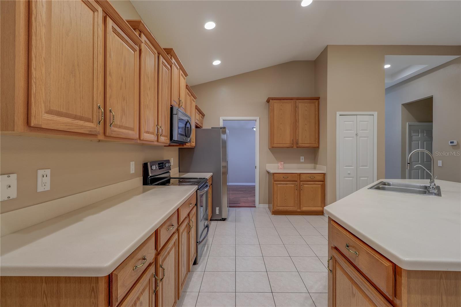 Image 14 of 53 For 10215 Evergreen Hill Drive