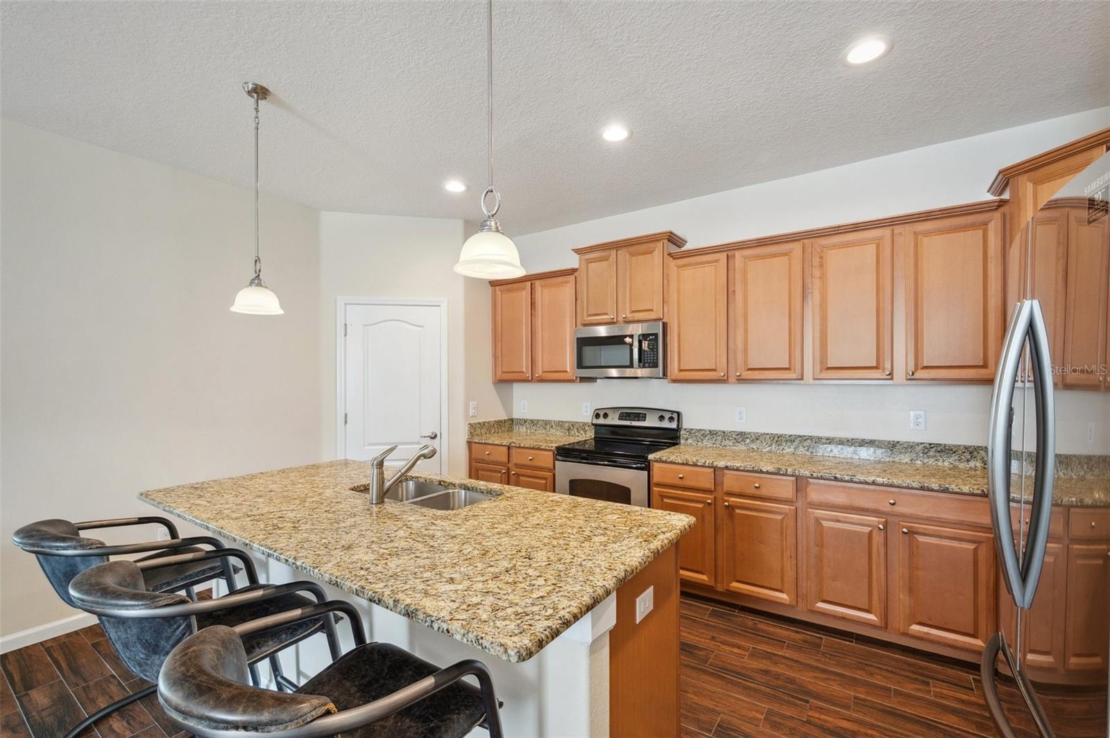 Image 8 of 45 For 12831 White Bluff Road