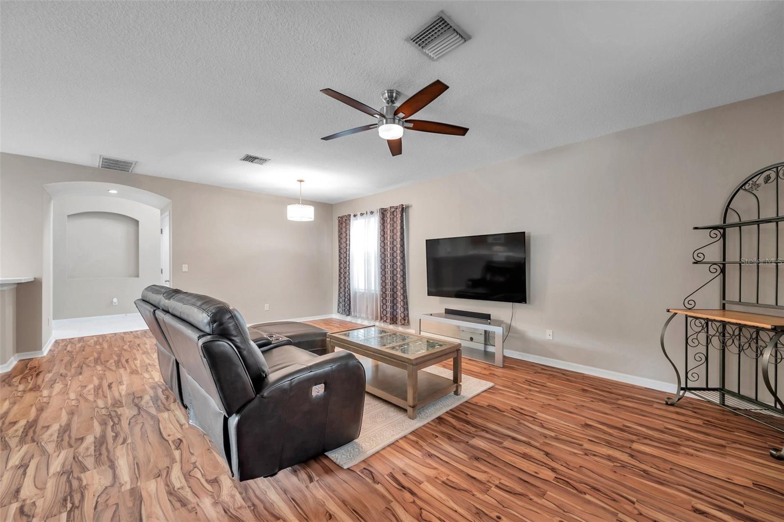 Image 11 of 30 For 12424 White Bluff Road