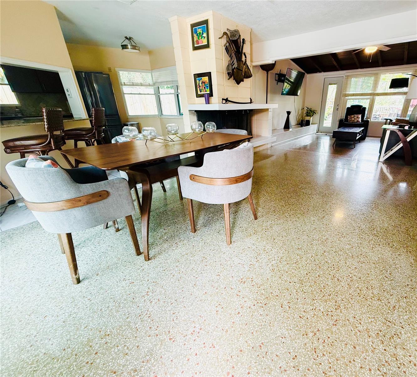 Listing photo id 4 for 6429 Gulfport Blvd. South Boulevard