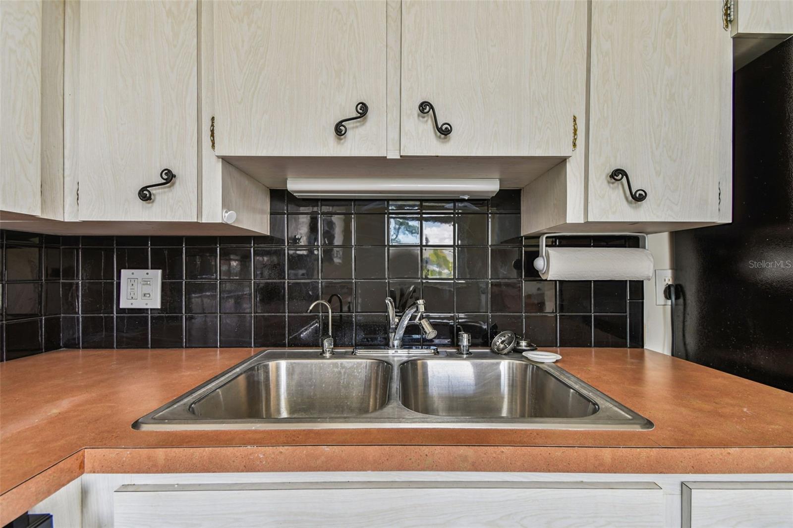 Image 17 of 55 For 2071 Australia Way W 59
