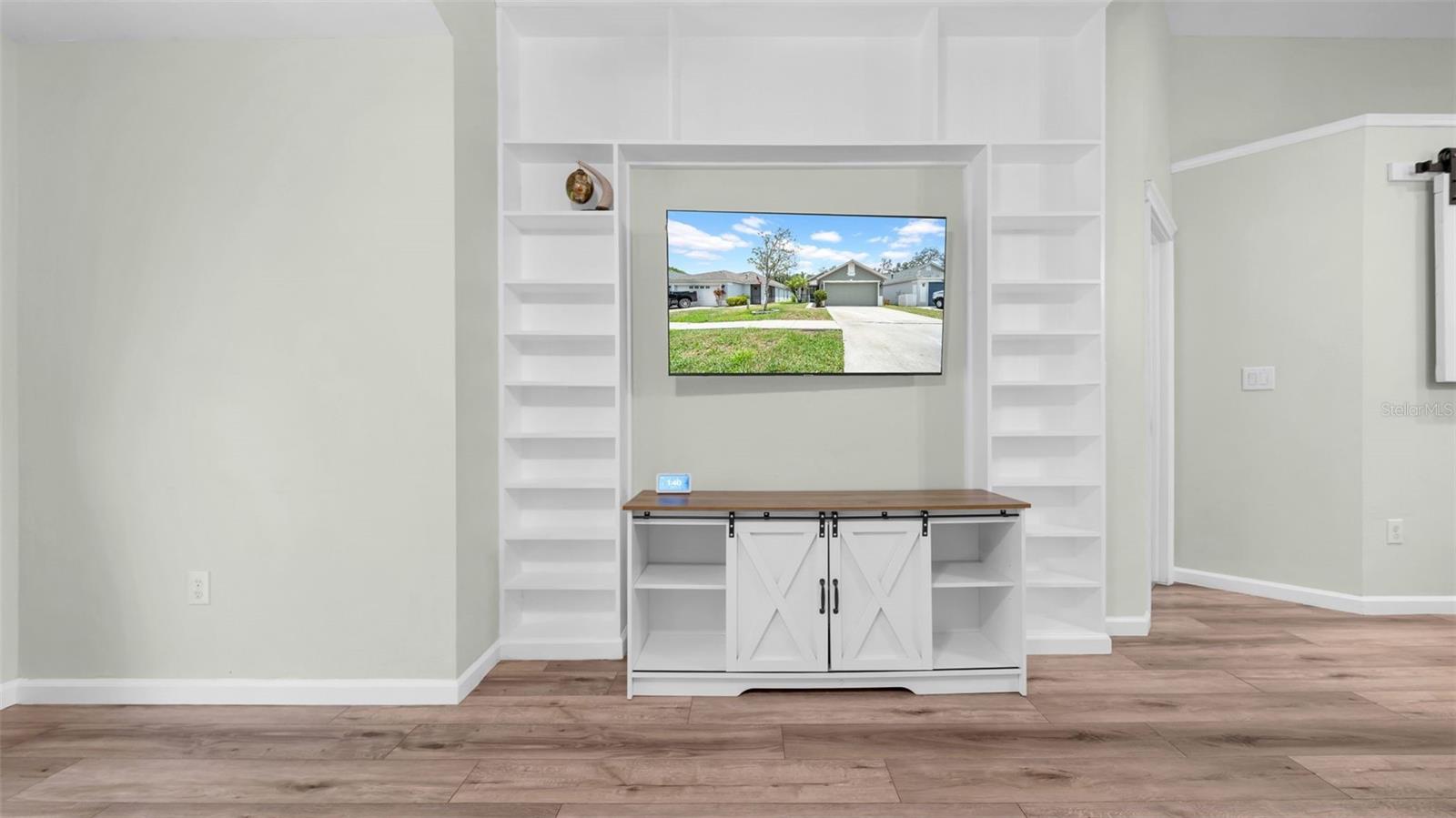 Image 14 of 34 For 5825 Meadowpark Place