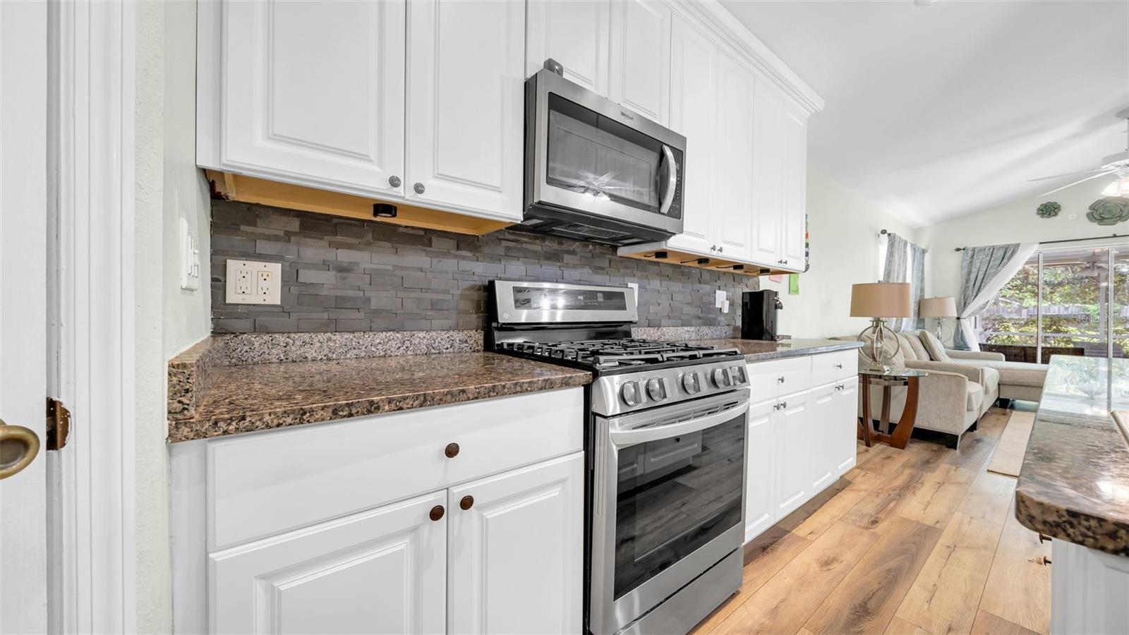 Image 18 of 34 For 5825 Meadowpark Place
