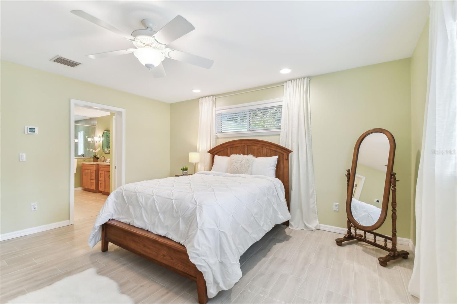 Image 16 of 43 For 5235 42nd Street S