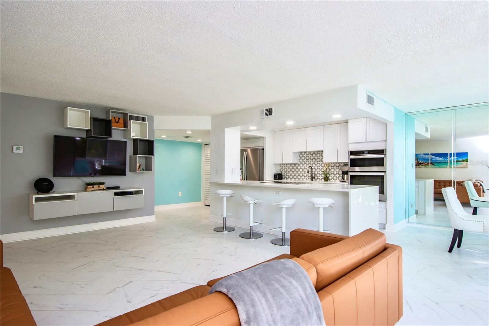 Image 12 of 62 For 660 Island Way #206  206