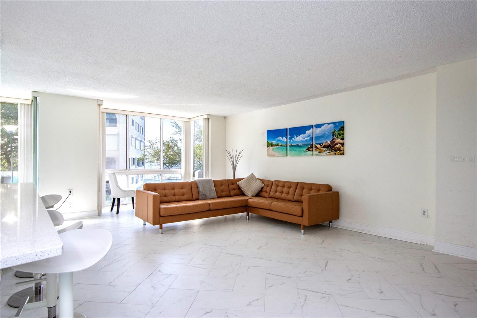 Image 14 of 62 For 660 Island Way #206  206