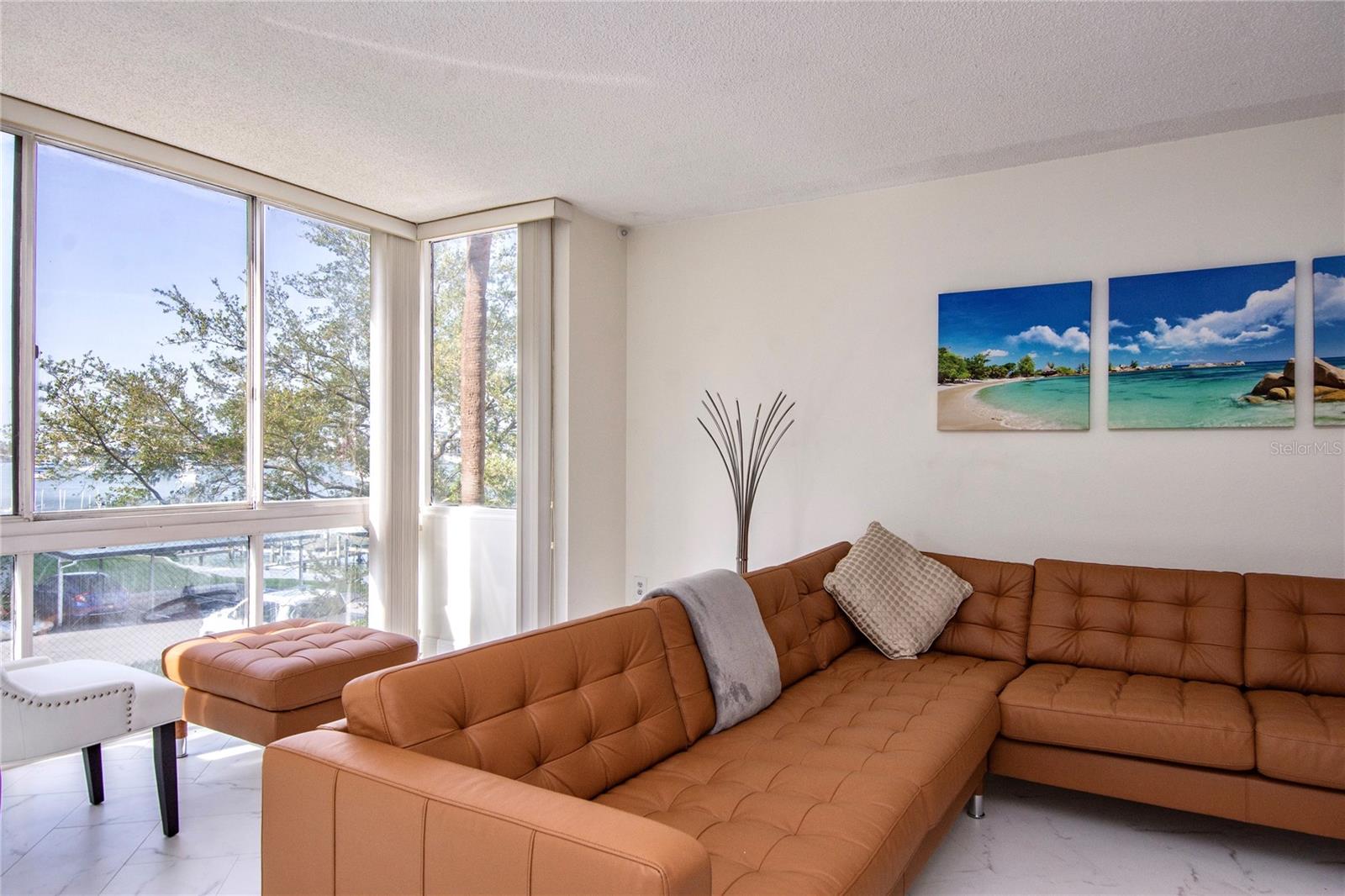 Image 15 of 62 For 660 Island Way #206  206
