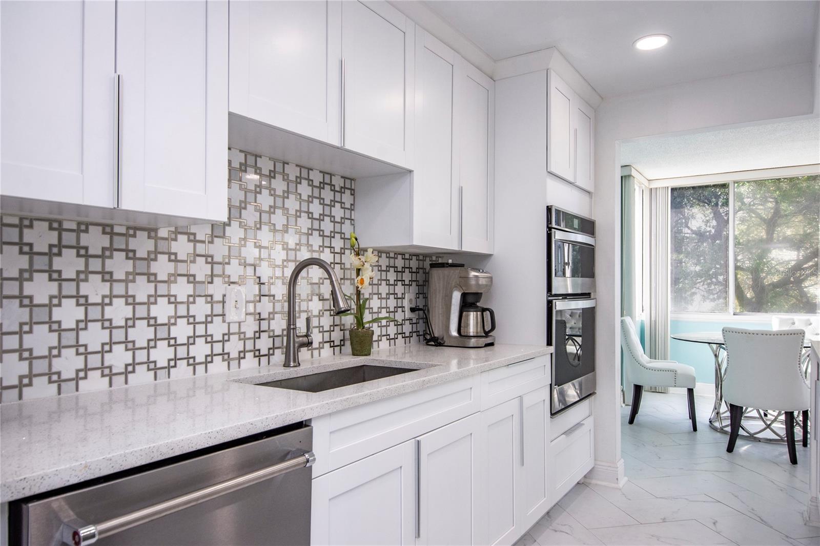 Image 17 of 62 For 660 Island Way #206  206
