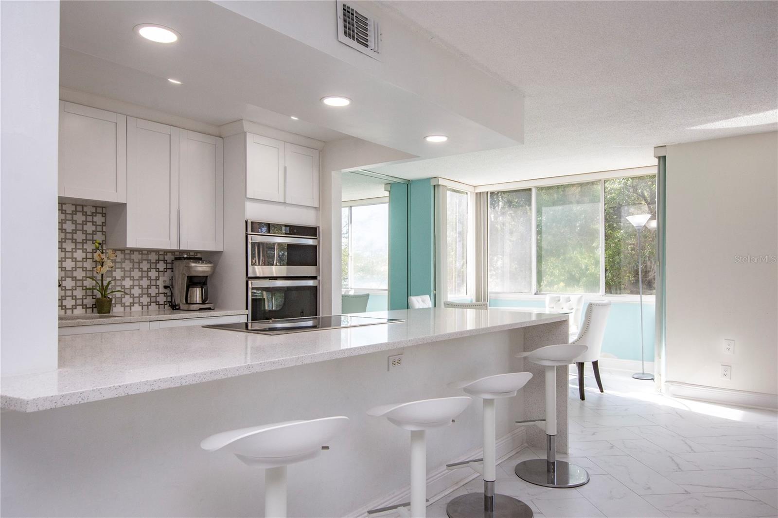 Image 20 of 62 For 660 Island Way #206  206