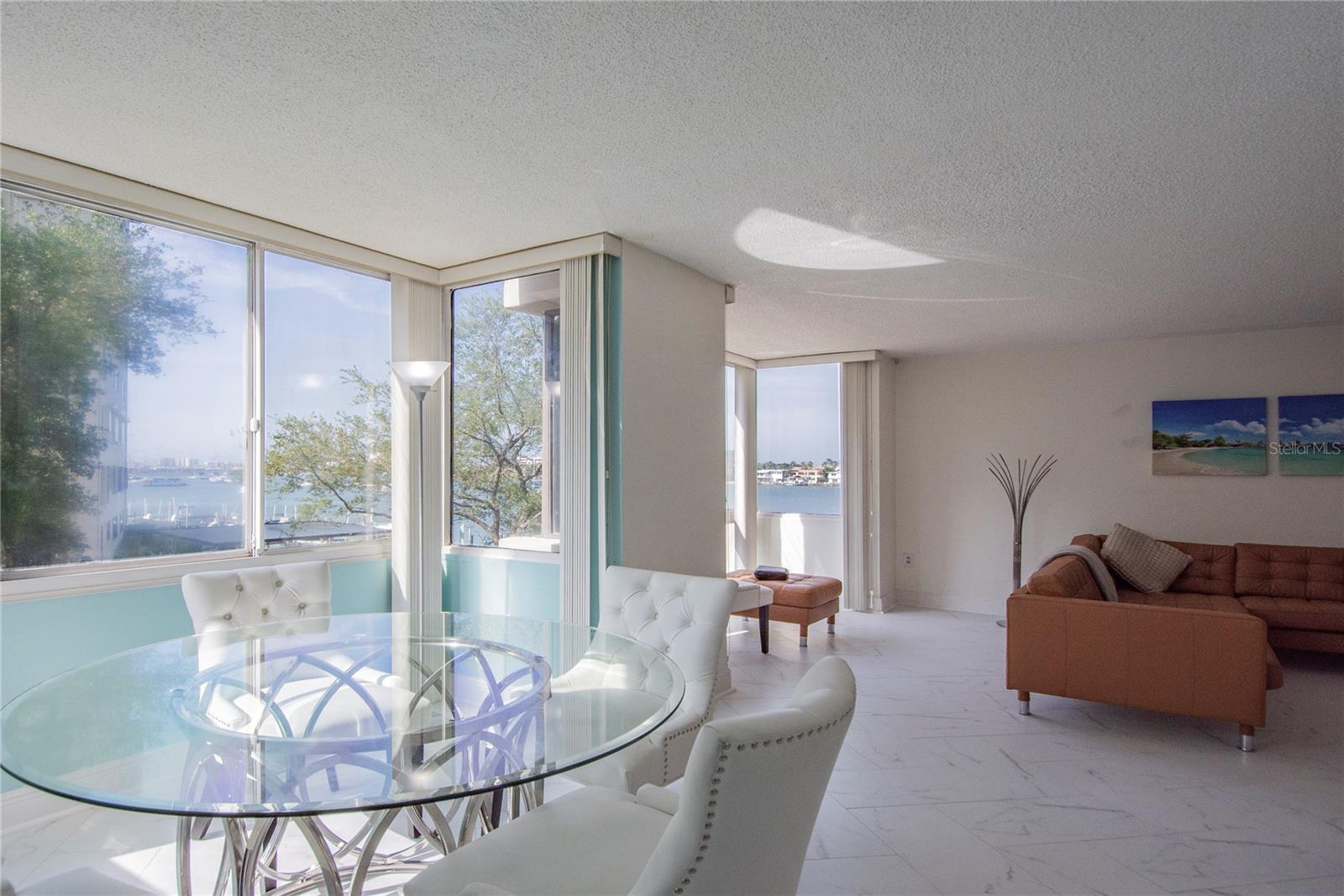 Image 26 of 62 For 660 Island Way #206  206