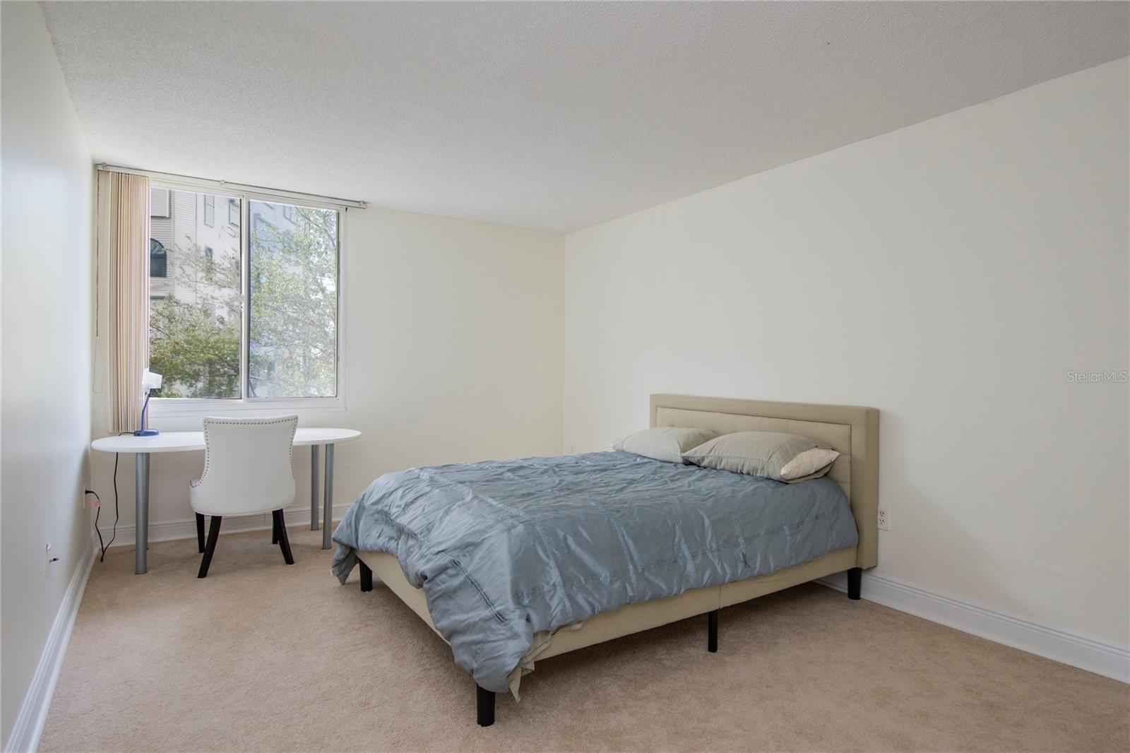 Image 27 of 62 For 660 Island Way #206  206