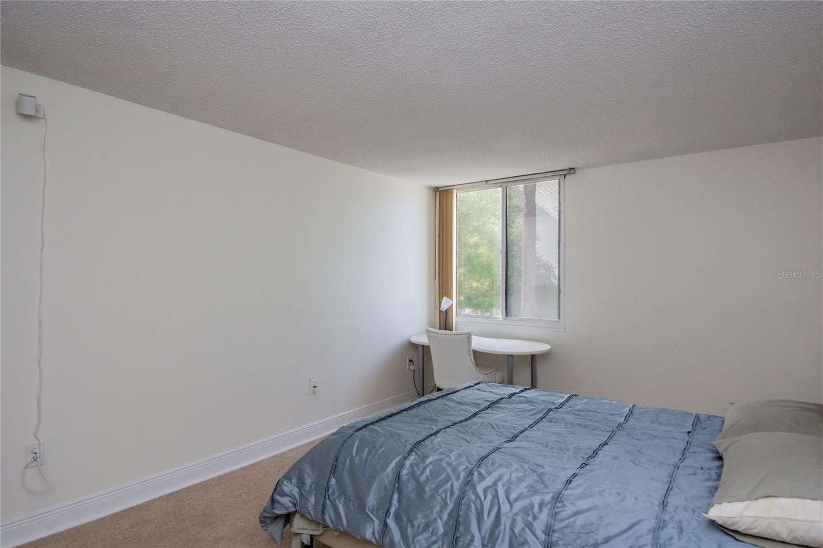 Image 28 of 62 For 660 Island Way #206  206