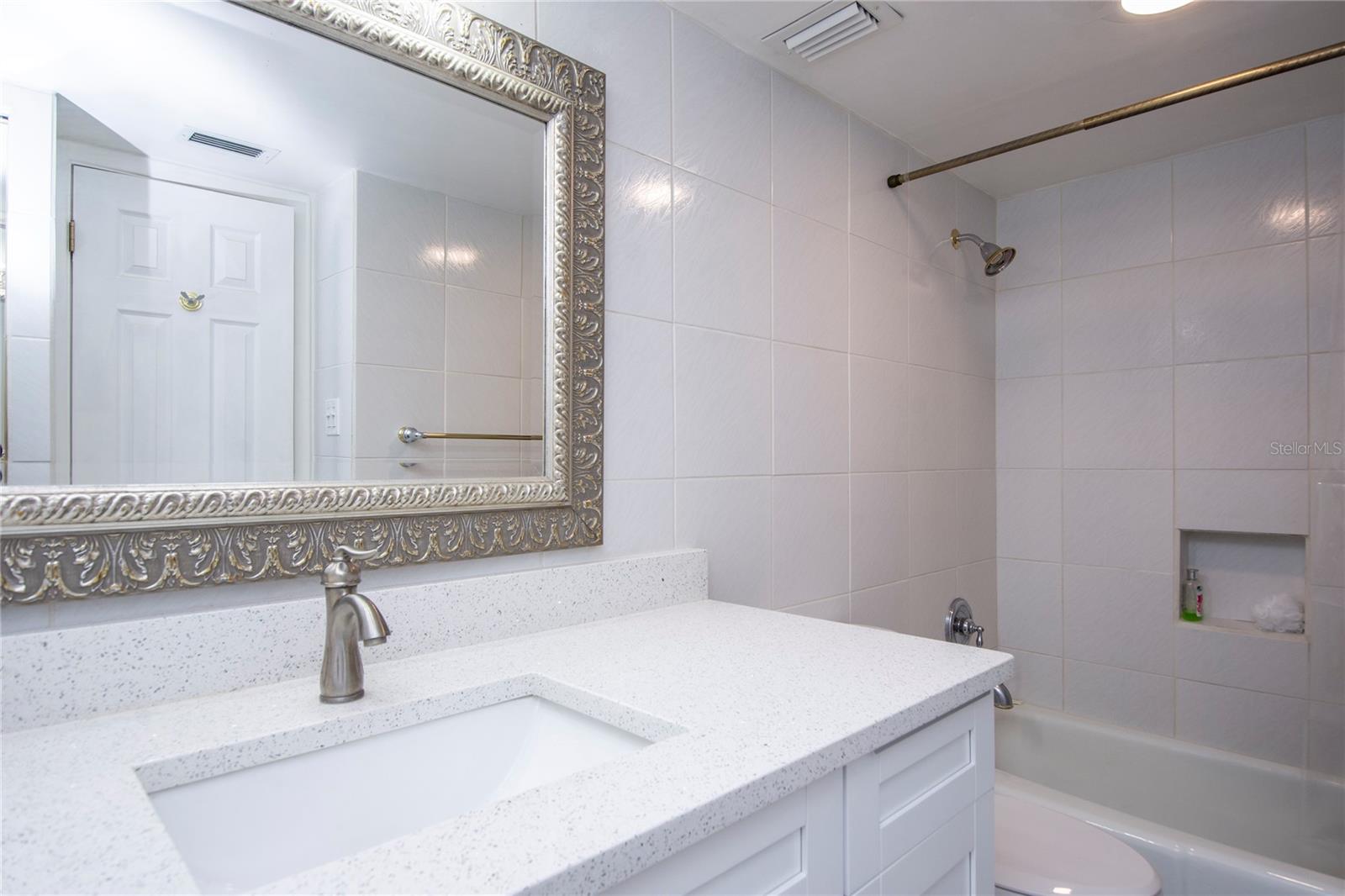 Image 30 of 62 For 660 Island Way #206  206