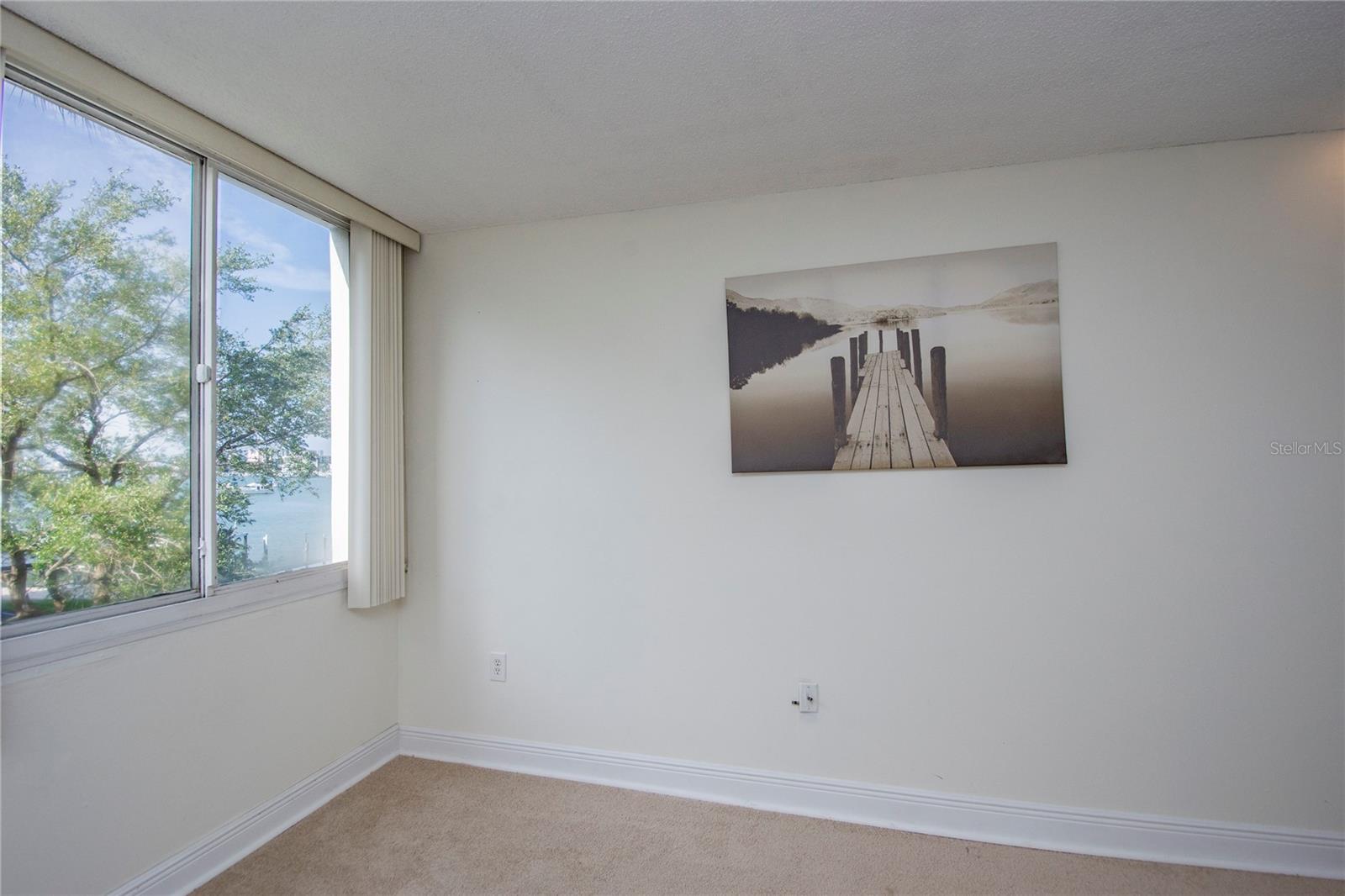 Image 34 of 62 For 660 Island Way #206  206