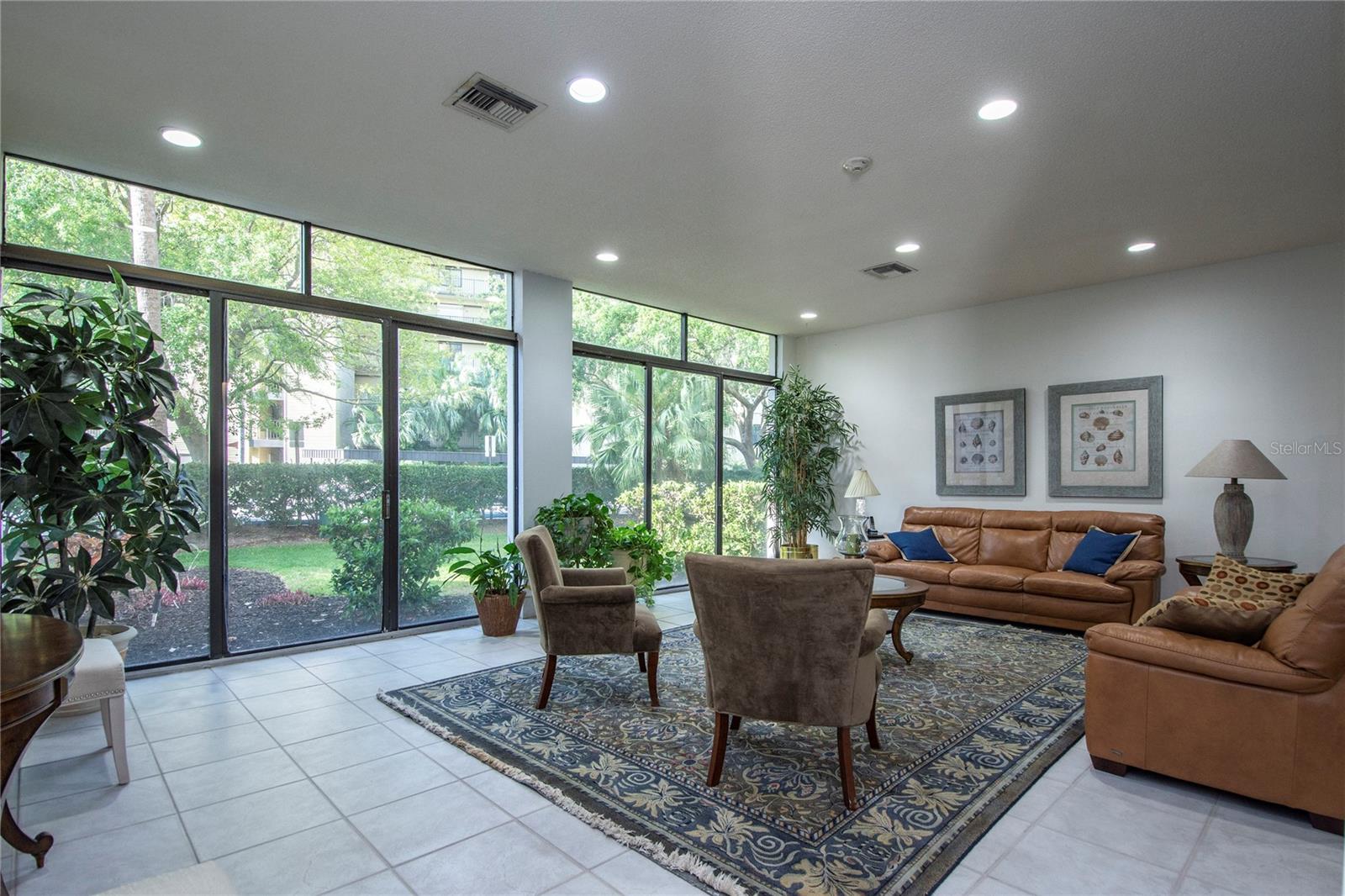 Image 37 of 62 For 660 Island Way #206  206