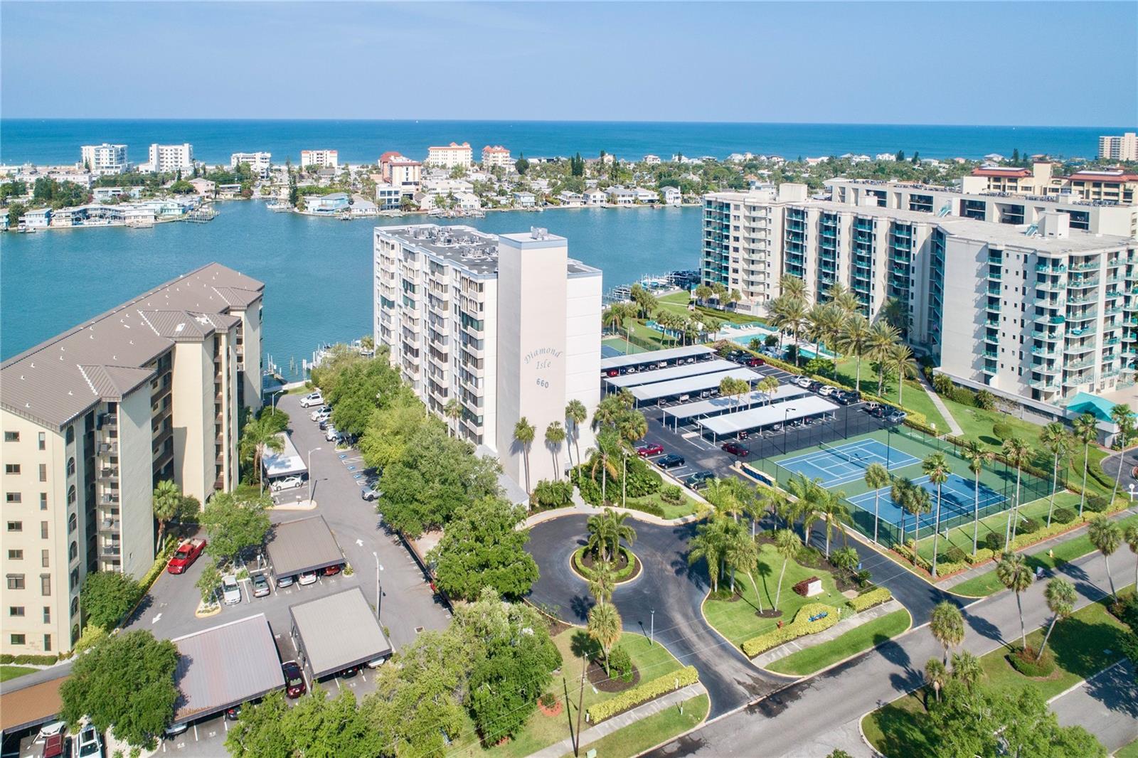 Image 4 of 62 For 660 Island Way #206  206